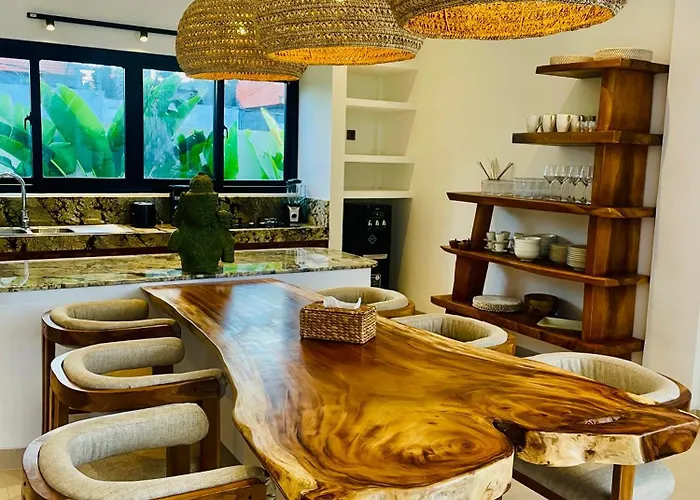 Jaya Luxury 3 Bed Private Pool Jacuzzi 5 Minutes From Nuanu *