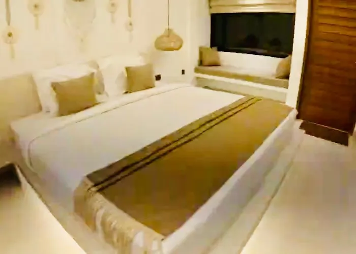 Jaya Luxury 3 Bed Private Pool Jacuzzi 5 Minutes From Nuanu *
