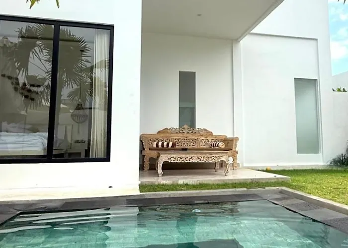 Villa Jaya Luxury 3 Bed Private Pool Jacuzzi 5 Minutes From Nuanu Munggu